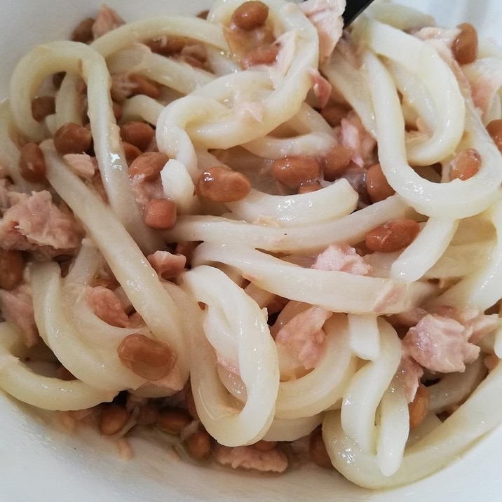 納豆とシーチキンのマヨうどん